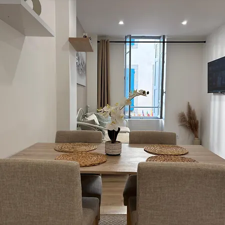 - Centre Apartment